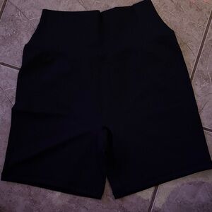 NWOT Ptula shorts 4in inseam black